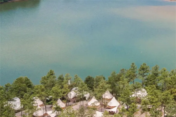 安吉云松营地浪漫之旅，都市逃离者的自然度假胜地-和风乐游农庄(图1)