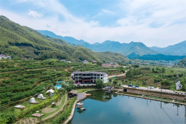 安吉梯田民宿：山水环抱的度假天堂体验-和风乐游农庄(图2)
