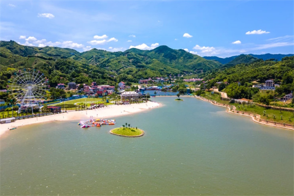 安吉荣耀天空之城水上乐园游玩攻略，清凉避暑好去处-和风乐游农庄(图1)