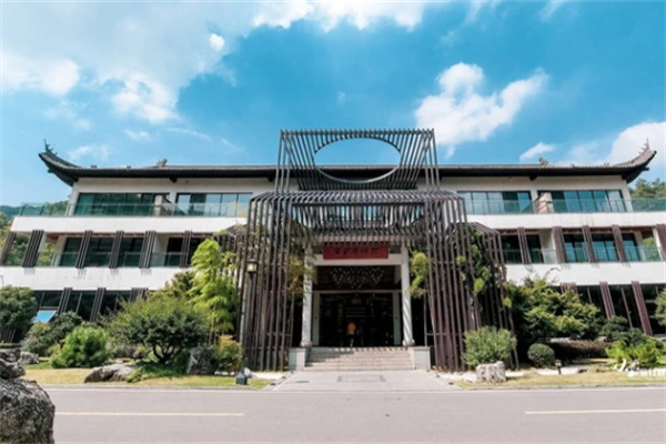 安吉涵田度假村体验茶山竹海静谧时光-和风乐游农庄(图2) 安吉涵田度假村体验茶山竹海静谧时光-和风乐游农庄(图2)