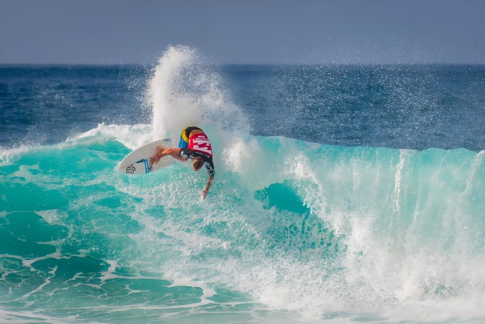 海南万宁日月湾冲浪新手指南：费用详解与避坑攻略-和风乐游农庄(图1)