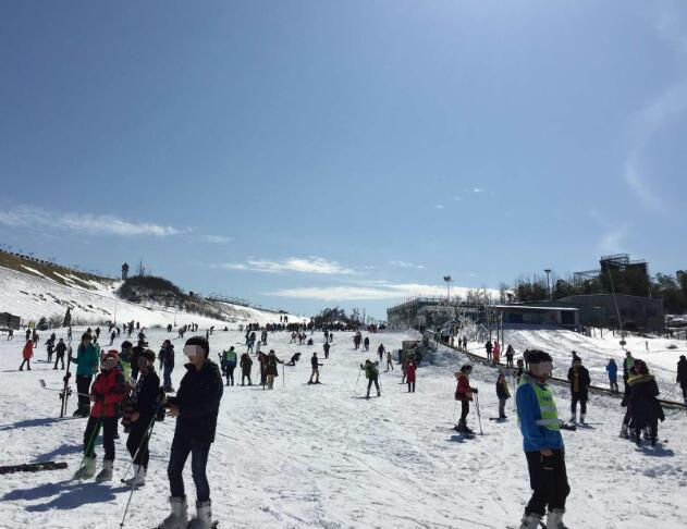 安吉江南天池滑雪场体验攻略，冬日滑雪玩乐全指南-和风乐游农庄(图3)