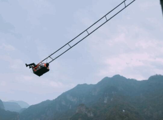 悬崖秋千水晶廊桥网红打卡地,刺激体验一站全攻略-和风乐游农庄(图1) 悬崖秋千水晶廊桥网红打卡地,刺激体验一站全攻略-和风乐游农庄(图1)