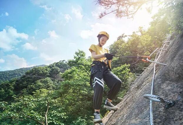 悬崖秋千水晶廊桥网红打卡地,刺激体验一站全攻略-和风乐游农庄(图3) 悬崖秋千水晶廊桥网红打卡地,刺激体验一站全攻略-和风乐游农庄(图3)