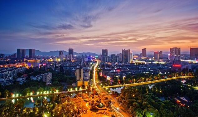 安吉最美配色盘点：从嘉年红到星空紫的色彩盛宴-和风乐游农庄(图7)