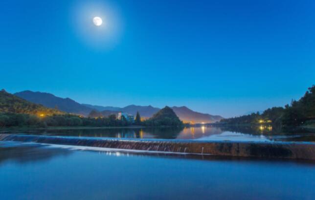 安吉最美配色盘点：从嘉年红到星空紫的色彩盛宴-和风乐游农庄(图6)