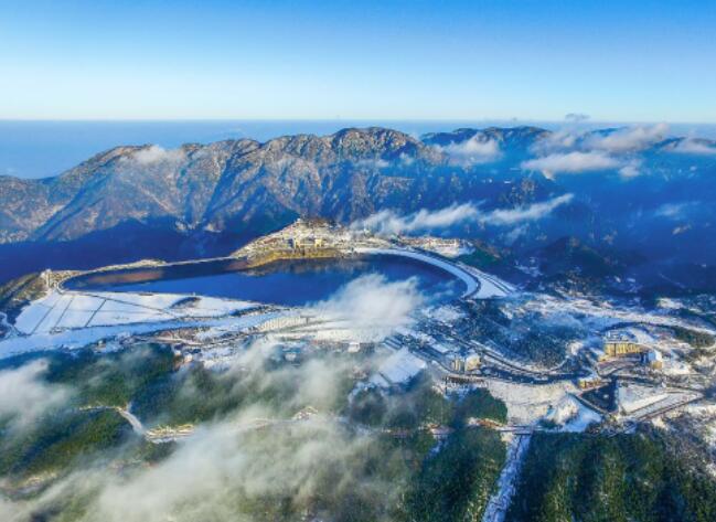 安吉最美配色盘点：从嘉年红到星空紫的色彩盛宴-和风乐游农庄(图5)