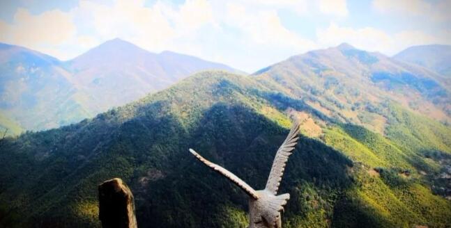探秘翠谷石浪第四纪冰川遗迹,体验浙北地质奇观-和风乐游农庄(图7) 探秘翠谷石浪第四纪冰川遗迹,体验浙北地质奇观-和风乐游农庄(图7)
