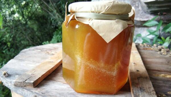 遂昌土蜂蜜的功效与鉴别方法详解-和风乐游农庄(图1)