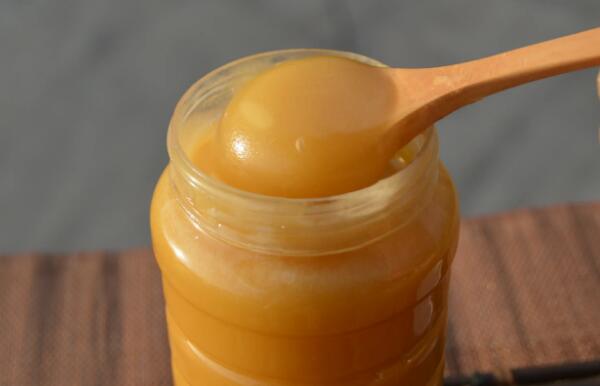 遂昌土蜂蜜的功效与鉴别方法详解-和风乐游农庄(图3)