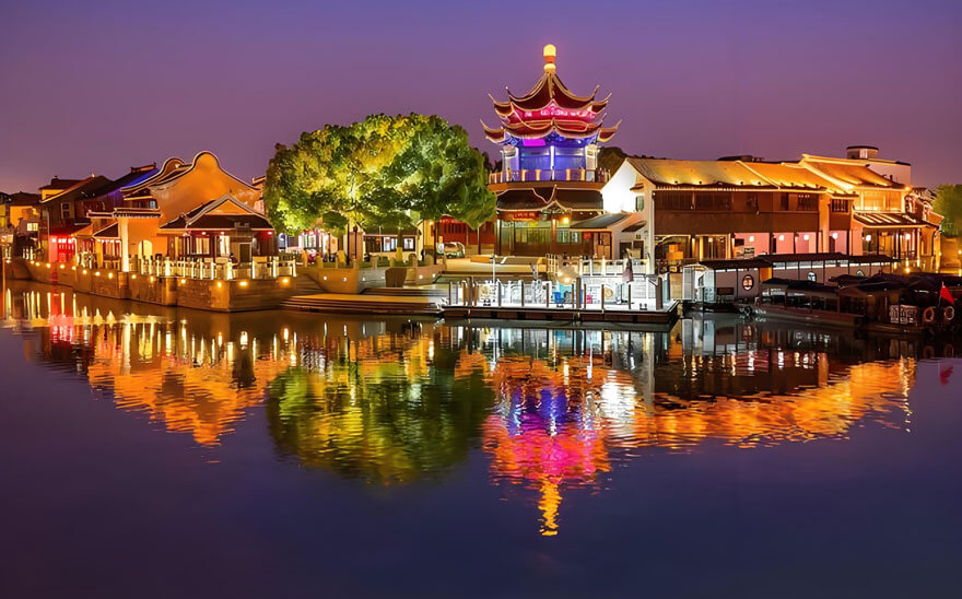 南京路步行街 上海旅游景点TOP20深度解析指南,魔都经典地标与小众秘境全攻略-和风乐游农庄(图3)