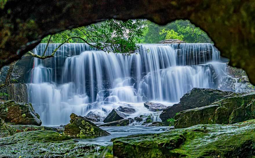 八寨沟.jpg 钦州旅游必去景点推荐及旅游路线规划指南-和风乐游农庄(图2)