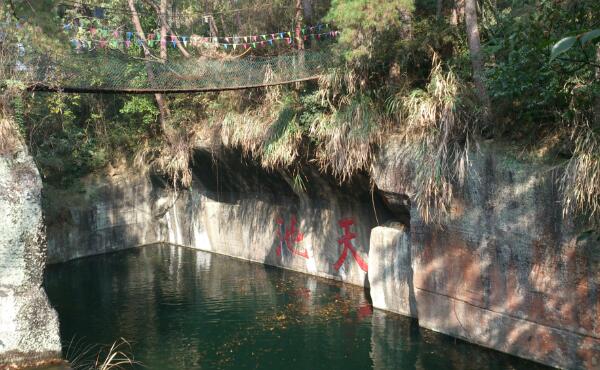 杭州天池岛：南宋采石遗址与自然风光融合的旅游胜地-和风乐游农庄(图1)