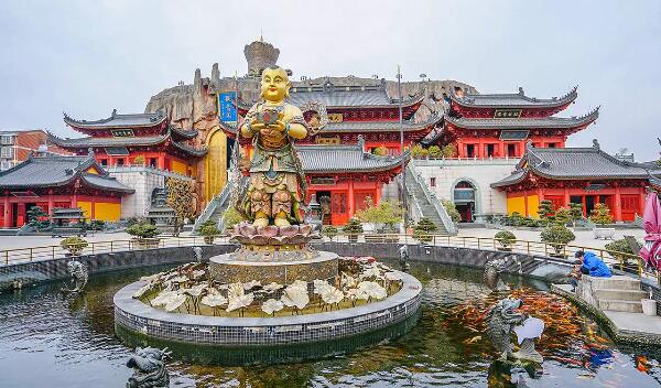 上海东林寺：700年古刹的佛教文化魅力与现代光影艺术-和风乐游农庄(图2)