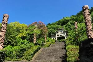 龙山岛 - 辰飞雨和风乐游农庄