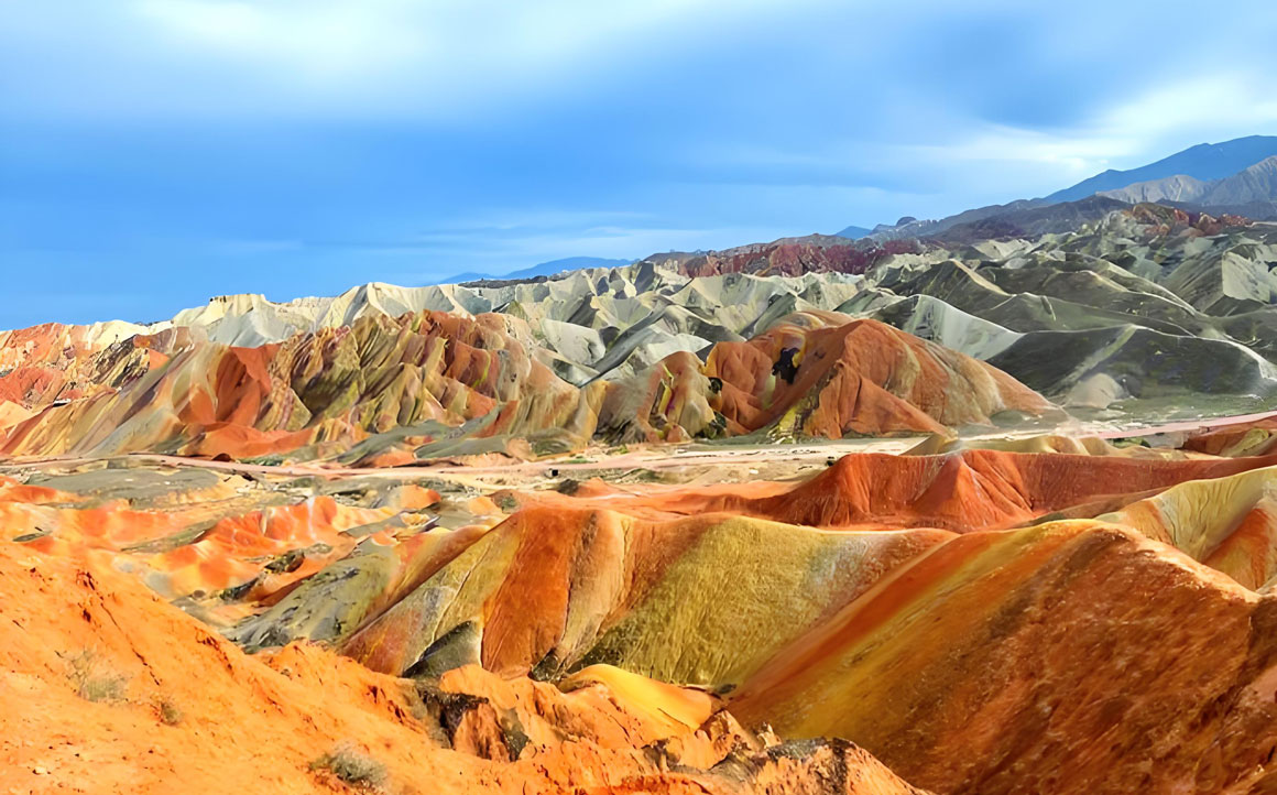 西北游玩攻略大全-丹霞雅丹-.jpg 西北地区真假景点识别攻略:7大破绽揭露假古城伪地质公园-和风乐游农庄(图5)