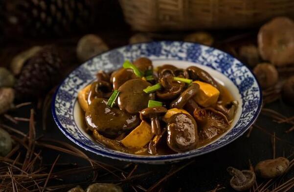 雁来蕈(图2) 雁来蕈(图2)