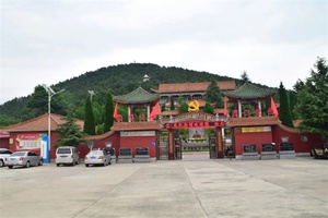 孙文龙纪念馆 - 和风乐游农庄