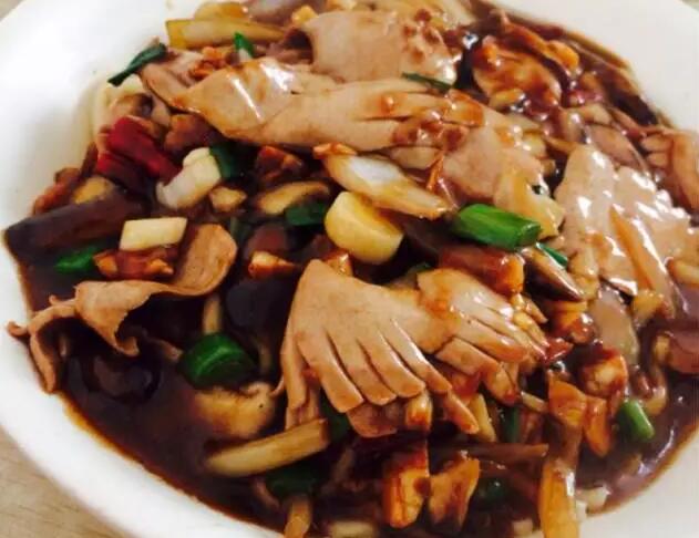 安吉美食探店：老太婆干挑面馆与地道小吃体验-和风乐游农庄(图1)