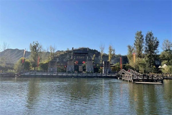 恋乡太行水镇(图1)