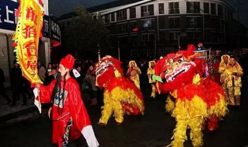 杭垓元宵龙灯会万人空巷,非遗文化盛宴震撼山镇-和风乐游农庄(图6) 杭垓元宵龙灯会万人空巷,非遗文化盛宴震撼山镇-和风乐游农庄(图6)