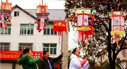 杭垓元宵龙灯会万人空巷,非遗文化盛宴震撼山镇-和风乐游农庄(图5) 杭垓元宵龙灯会万人空巷,非遗文化盛宴震撼山镇-和风乐游农庄(图5)