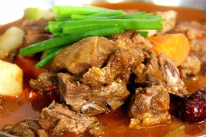 新乡红焖羊肉 - 和风乐游农庄