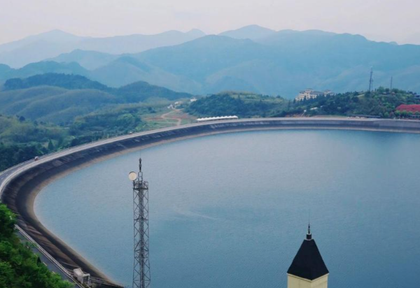 十月江南天池:天荒坪秋日的清寂美景与温柔时光-和风乐游农庄(图1) 十月江南天池:天荒坪秋日的清寂美景与温柔时光-和风乐游农庄(图1)