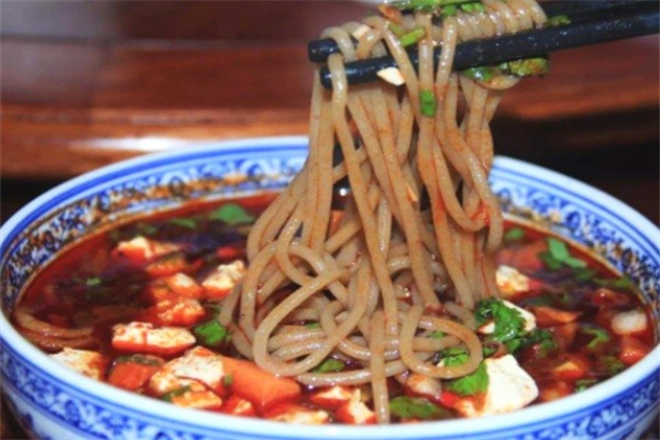 饸饹面(图2) 饸饹面(图2)