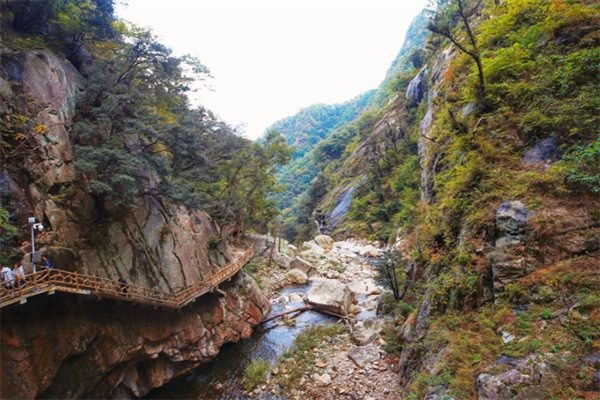 白云山大峡谷(图1)