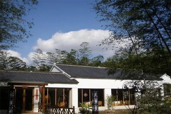 怡人山水度假山庄(图2)