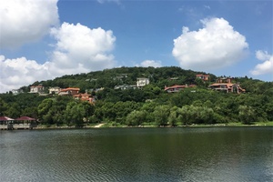 南山湖 - 辰飞雨和风乐游农庄
