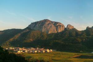 灵岩山 - 和风乐游农庄