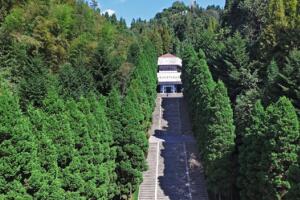 井冈山革命烈士陵园 - 和风乐游农庄