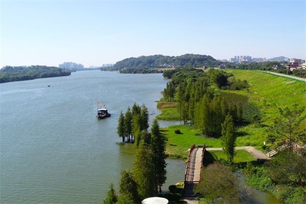 正果湖心岛(图1)