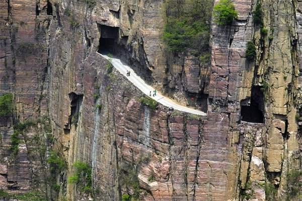 锡崖沟挂壁公路(图2)